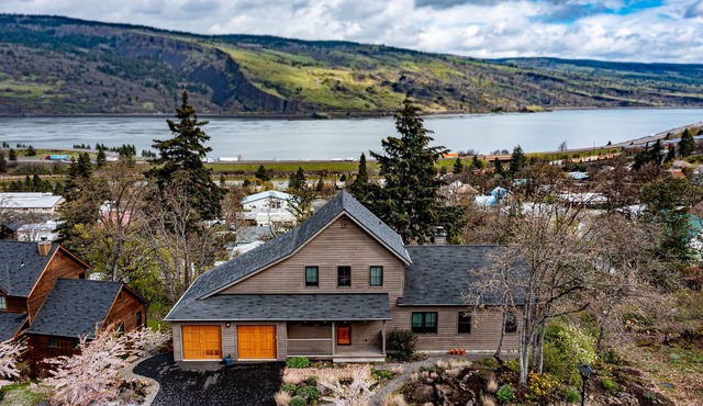 Gorge Panorama - Short walk to downtown Mosier, near Hood River