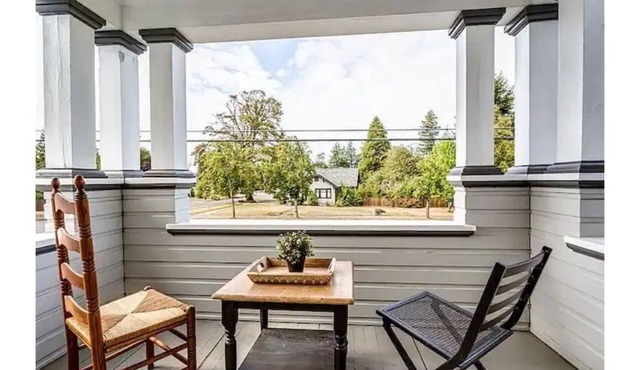 Gorgeous historical home close to everything!