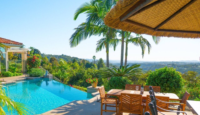 Grand Pacifico - Breathtaking views -Infinity Pool - Wineries - Golf - Beaches