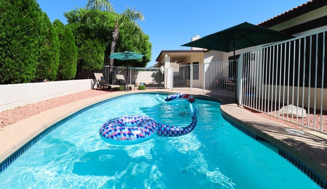 Grandview Villa | 6-Bedroom Kierland Getaway wPool