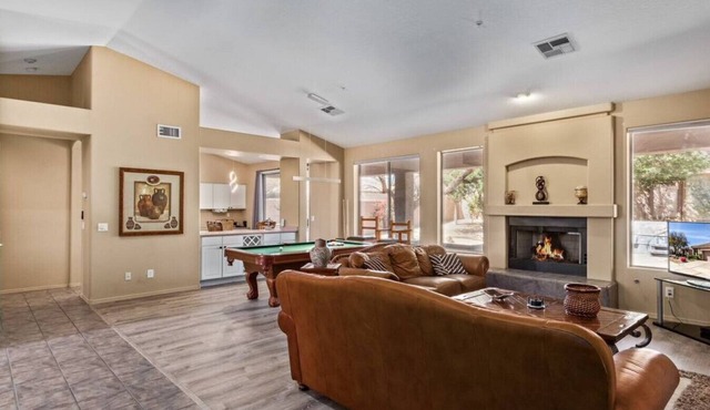 Grayhawk/Updated/Sleeps 6 w/Spa