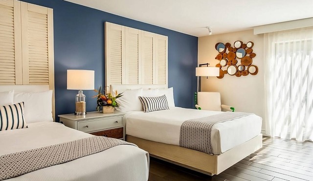 Great Amenities! Five Pools Onsite! Close to San Diego Airport & Mission Beach!