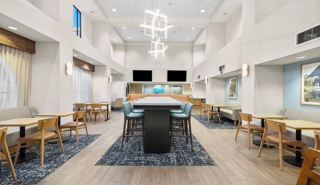 Hampton Inn & Suites Lancaster