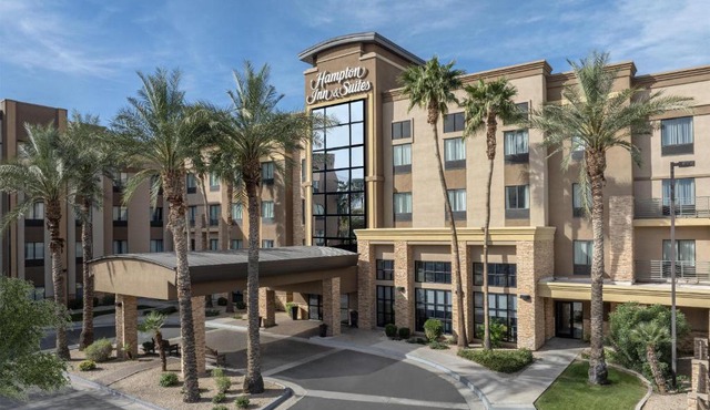 Hampton Inn & Suites Phoenix Glendale-Westgate