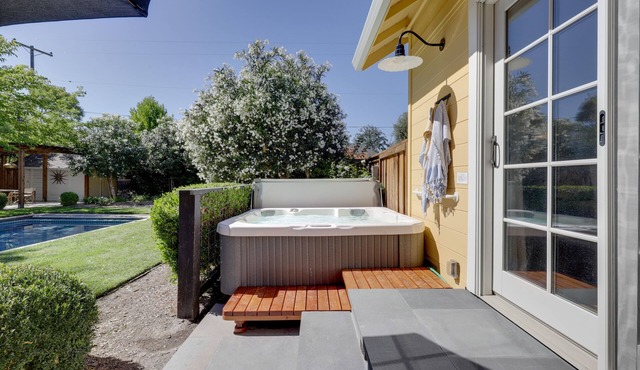 Heavenly Sonoma Country Home: Garden, Pool & Spa!