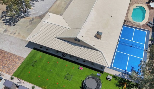 High-End 5 Stars Villa 5BR Private Pickleball!