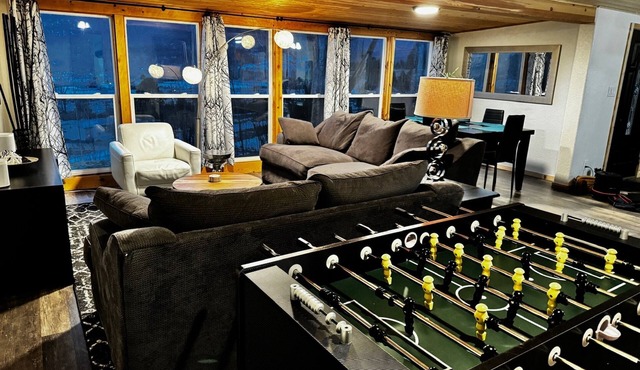 Highest Rated Cabin in Garden Valley. Great View, Walk to town, Hike 87 Acres