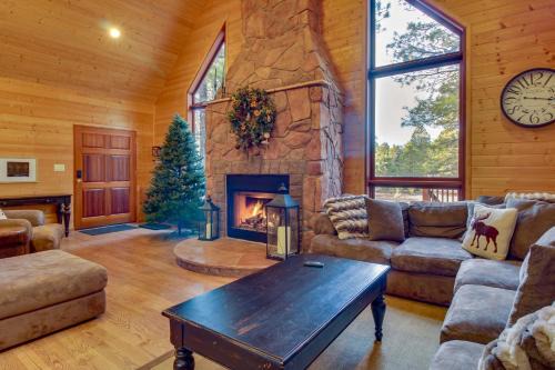 Hike, Fish & Relax Fireside! Forest Lakes Cabin