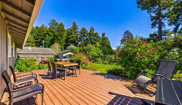 Hill Street Retreat - Near Cal Poly, Redwoods, & Arcata Plaza