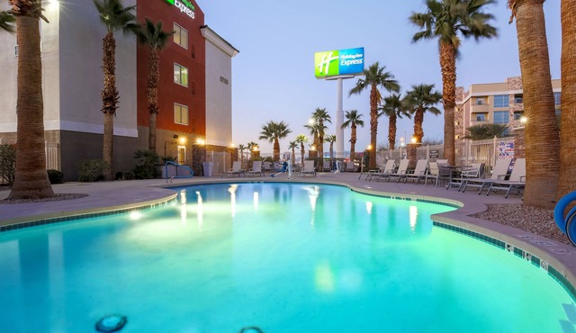 Holiday Inn Express Las Vegas - Stadium Area by IHG