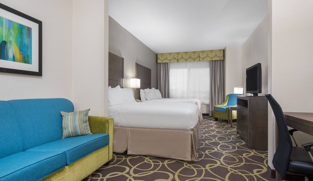 Holiday Inn Express & Suites Ames by IHG