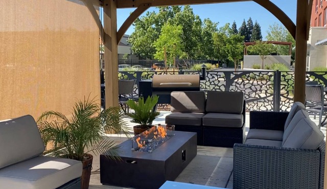 Holiday Inn Express & Suites Chico by IHG