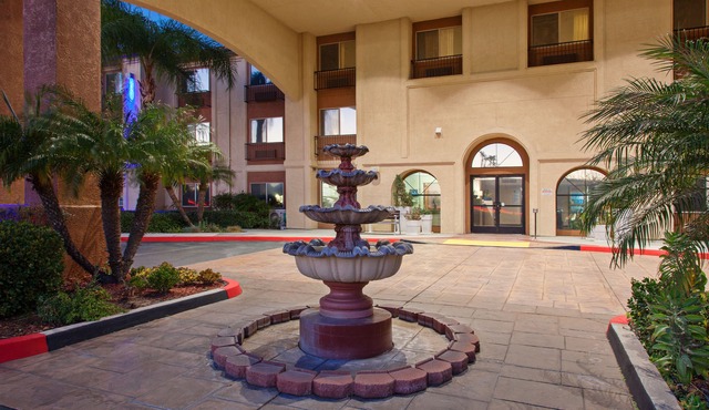 Holiday Inn Express Temecula by IHG