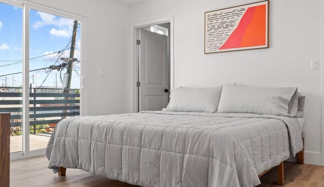 Home in Arts District w/Parking