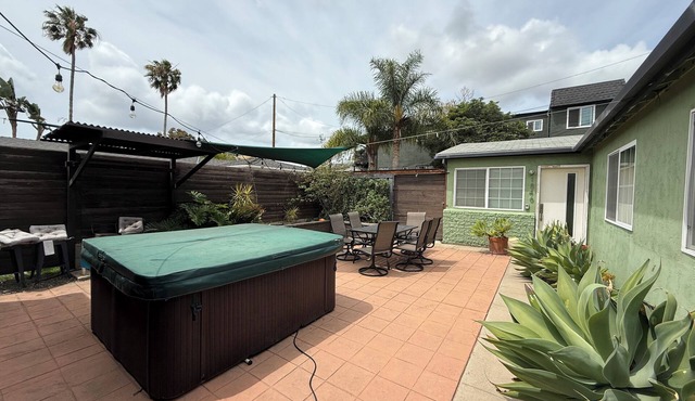 Hot Tub. A/C. Laundry. 2 Parking Spots. Orchard.