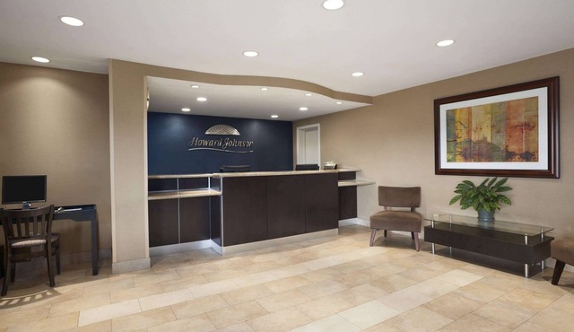 Howard Johnson by Wyndham San Diego Sea World
