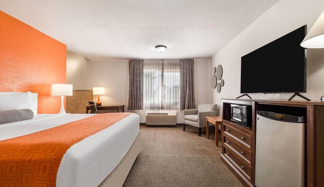 Howard Johnson Hotel & Suites by Wyndham Oacoma in Oacoma