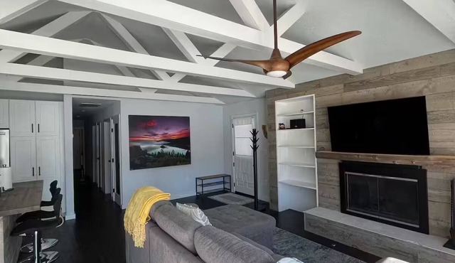 Ideal Escape! Waterfront 2/2 Home in Tahoe Keys
