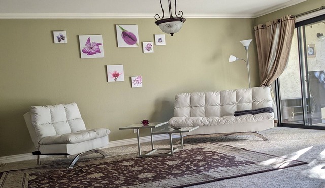 In the Center of Silicon Valley Spacious 2 bedroom, 2 bathroom, sleeps 7
