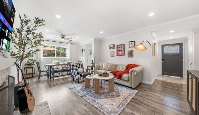 Jie’s Pool retreat Made Easy Relaxing 3BR Home