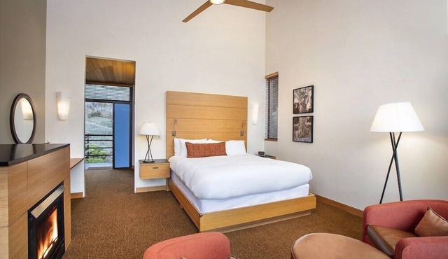 King Room at a 4.5⭐️ Hotel