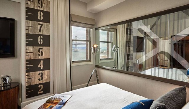 King Room Urban Place with City/Courtyard Views + Free Breakfast