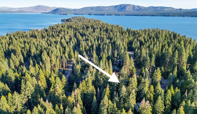 Lake Almanor Getaway Near Beach & Golf Course