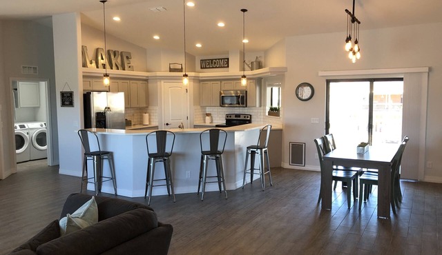 Lake House Havasu ,Good Vibes Only !