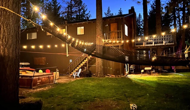 Lake Views in 3bdr Family Home w/Hottub