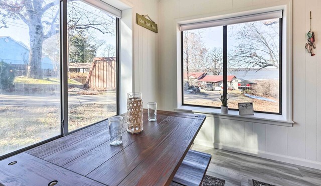 Lakefront Retreat Hot Tub, Pool & Boat Dock