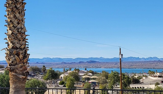 Lakeview with pool, Great Location!