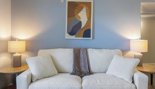 Landing | Amazing 1BD, Pool, Gym