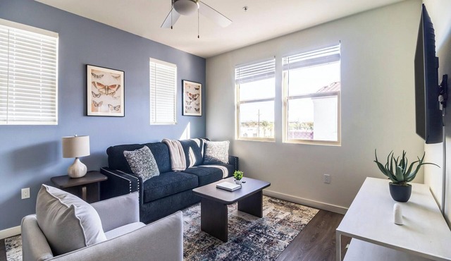 Landing | Beautiful 1BD, Yoga Studio, Game Room