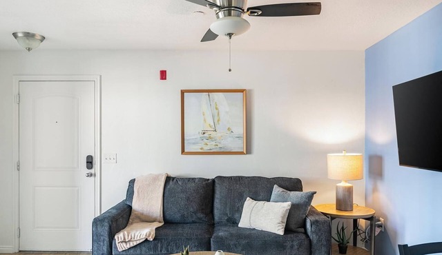 Landing | Beautiful 2BD, Gym, Game Room