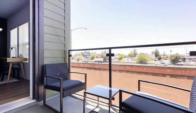 Landing | Chic 1BD, Courtyard, Gym