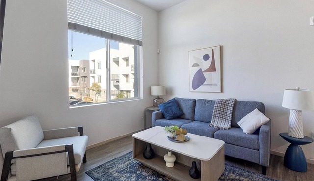 Landing | Chic 1BD, Gym