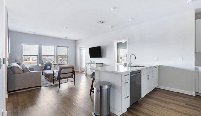 Landing | Incredible 1BD, Gym, Courtyard