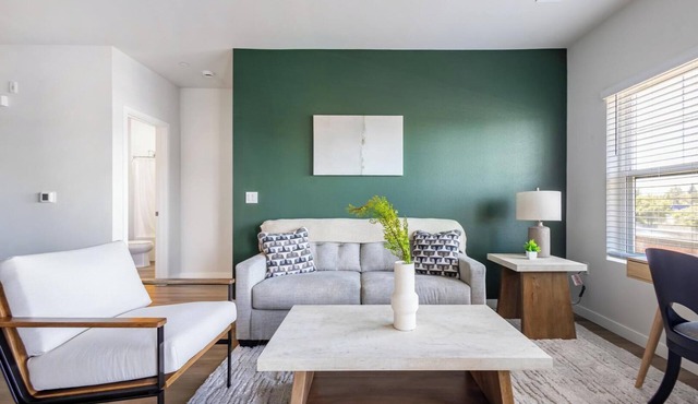 Landing | Incredible 1BD, Courtyard, Clubhouse