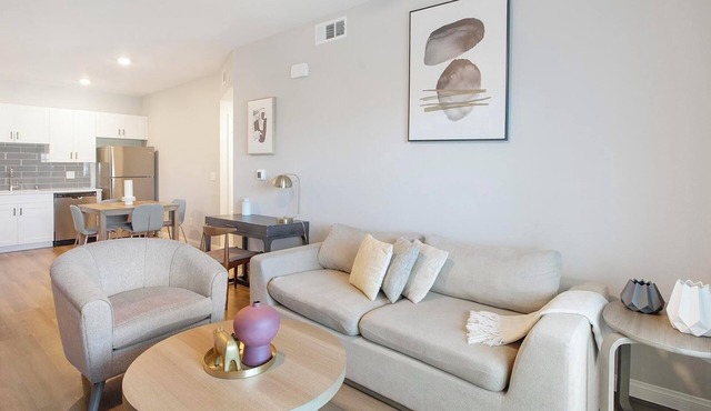 Landing | Incredible 2BD, Rooftop Lounge, Pool