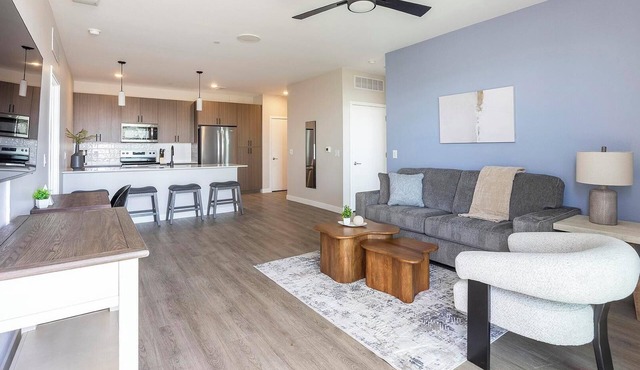 Landing | Modern 2BD, Clubhouse, Pool
