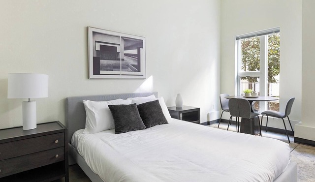 Landing | Modern Studio, Gym, Courtyard