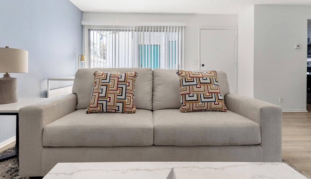 Landing | Spectacular 1BD, Courtyard