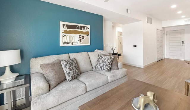 Landing | Spectacular 1BD, Pool, Gym