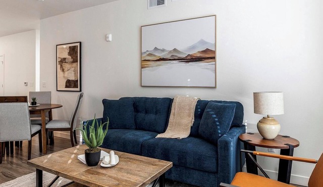 Landing | Spectacular 2BD, Pool, Clubhouse