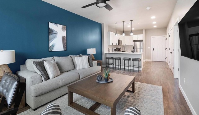 Landing | Stylish 1BD, Clubhouse