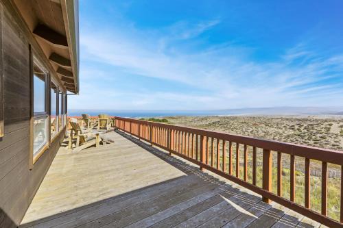 Large Oceanfront Home - Hot Tub Pets OK Deck