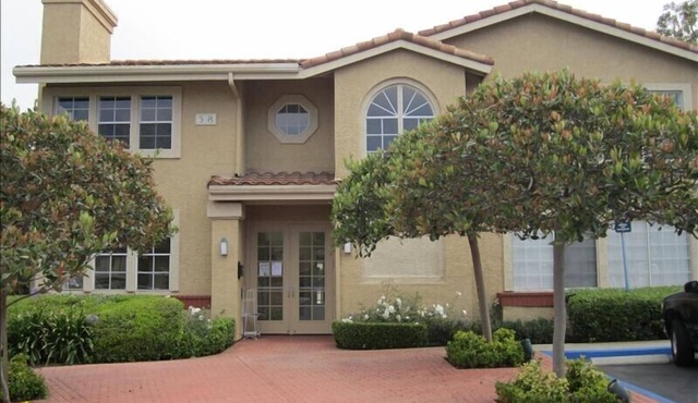 Last Minute Sale! Shabby Chic Ritz Point Condo