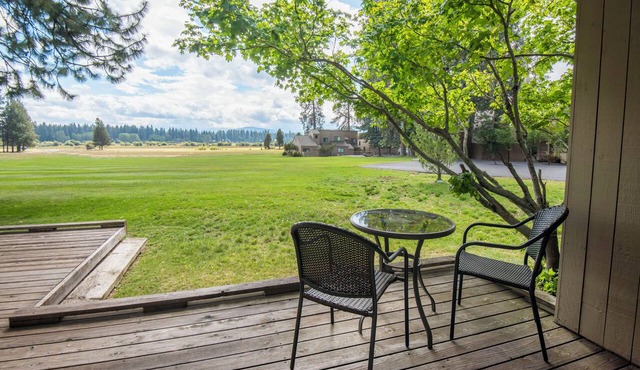 LCR028 | Lodge Room with amazing mountains and meadow views.