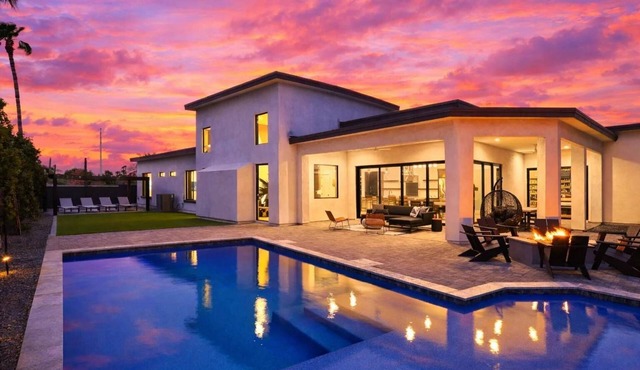 Lenny Luxe-Brand New Designer Home-Private Pool