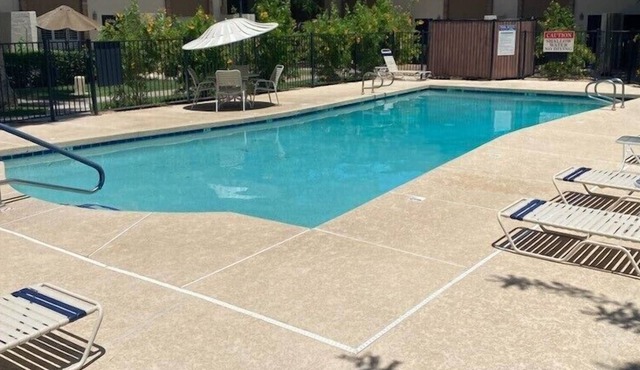 LOCATION! LOCATION! Ground level! Steps away from Fashion Square Mall & Old Town